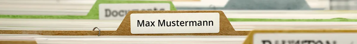 Personalhefter in einem Register