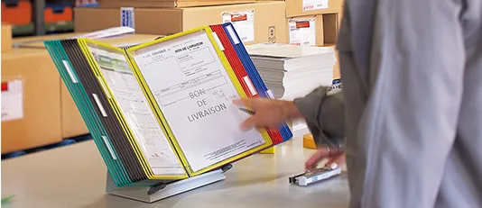 Sichttafelsystem auf Tisch