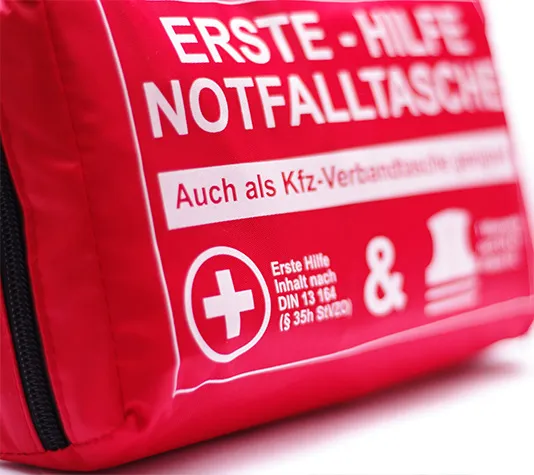 GRAMM medical Notfalltasche nach DIN 13157, rot 1 Tasche mit Füllung nach  DIN 13157