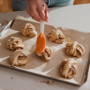 Produktbild für Backpinsel Fiskars Functional Form orange/weiß, hitzebeständig