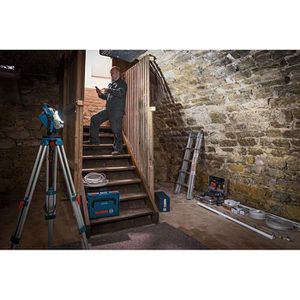 Produktbild für Baustrahler Bosch GLI 18V-2200 C, LED, für 18 V Akkus