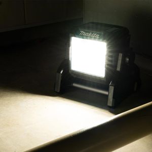 Produktbild für Baustrahler Makita ML003G, LED, für 18 V / 40 V Akkus