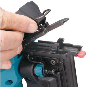 Produktbild für Elektronagler Makita DBN501RTJ, inklusive Koffer