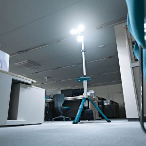 Produktbild für Baustrahler Makita ML014G, LED, für 18 V &amp; 40 V Akkus