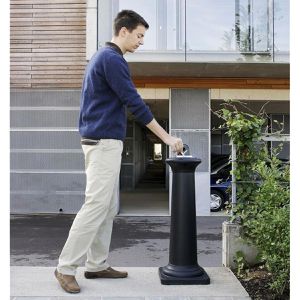 Produktbild für Aschenbecher Rubbermaid GroundsKeeper Tuscan, schwarz, Outdoor