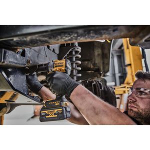 Produktbild für Akku-Schlagschrauber DeWalt DCF921NT-XJ, 406Nm