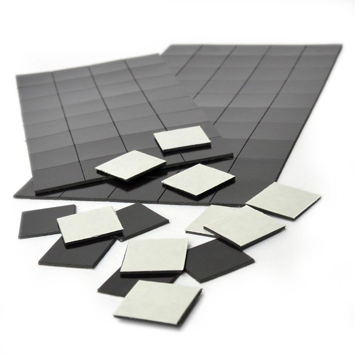 Gauder Magnetplättchen Quadrate, Set, 2 Größen, Stärke 2 mm, selbstklebend,  160 Stück – Böttcher AG