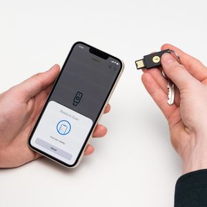 Produktbild für Fido-Stick Yubico YubiKey 5 NFC