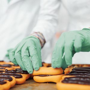 Produktbild für Einmalhandschuhe Franz-Mensch Safe Light, grün, 100 Stück