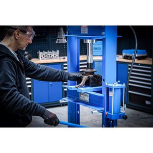 Produktbild für Werkstattpresse BGS-technic 9246, Pressdruck 20 t