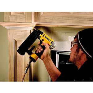 Produktbild für Druckluftnagler DeWalt DPN1850PP-XJ