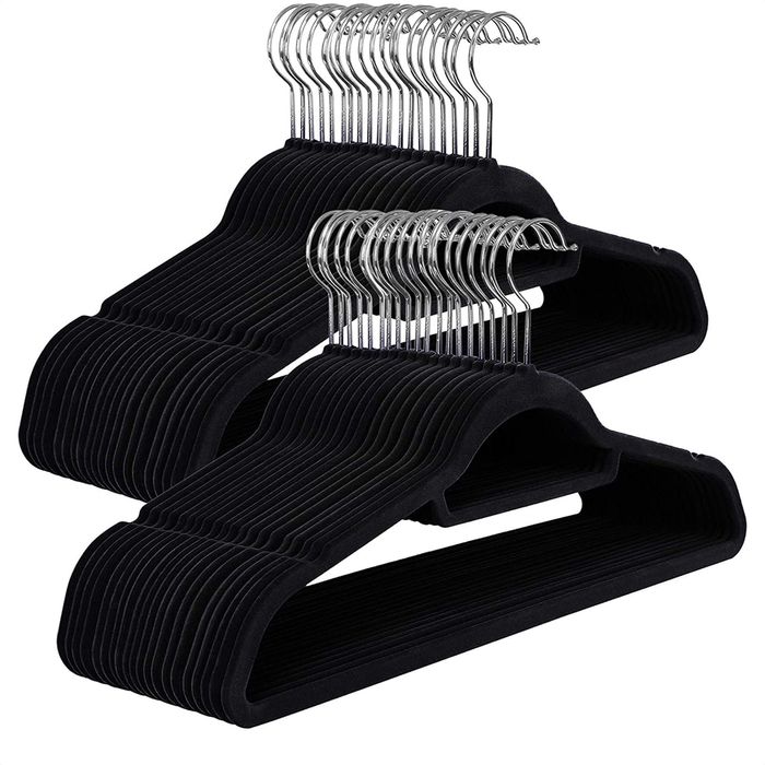 Songmics Kleiderbügel CRF50B, mit Samt, aus Kunststoff, schwarz, 45cm  breit, 50 Stück – Böttcher AG