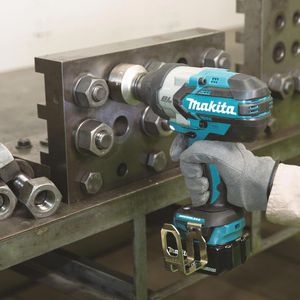 Produktbild für Akku-Schlagschrauber Makita DTW1001RTJ, 1250Nm