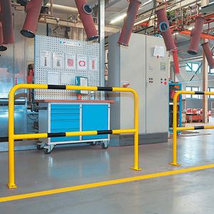 Produktbild für Rammschutzbügel Moravia aus Stahl, Innenbereich
