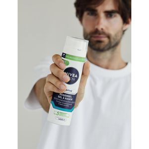Produktbild für Rasiergel Nivea Men Sensitive, hautberuhigend, für Männer