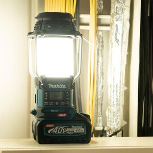 Produktbild für Baustellenradio Makita MR009GZ mit Laterne, 40V