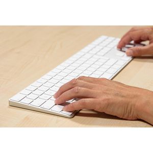 Apple Tastatur Magic MQ052D/A, silber AG – flaches Design, Böttcher Keyboard, Bluetooth