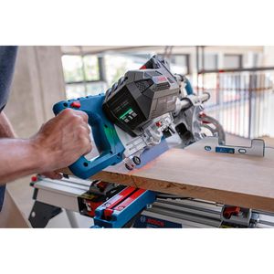 Produktbild für Kapp-Gehrungssäge Bosch GCM 18V-216 DC, Paneelsäge