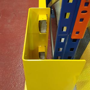 Produktbild für Anfahrschutz Moravia BLACK BULL, für Regale, Planken-Set B