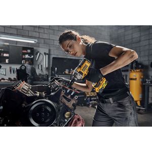 Produktbild für Akku-Schlagschrauber DeWalt DCF892NT-XJ, 813Nm