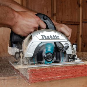 Produktbild für Handkreissäge Makita DHS661ZU, akkubetrieben