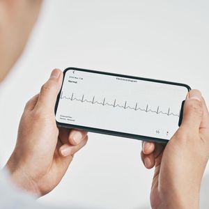 Produktbild für Blutdruckmessgerät OMRON Complete EKG 2in1, vollautomatisch