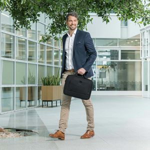 Produktbild für Laptoptasche Dicota Eco Top Traveller Base schwarz