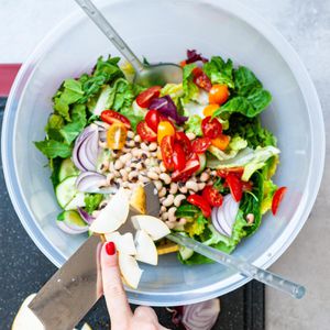 Produktbild für Schüssel Westmark Praktika, mit Deckel und Dressing-Behälter