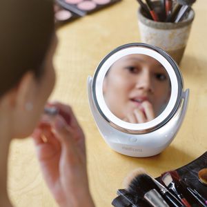 Produktbild für Kosmetikspiegel Medisana CM 835, mit Beleuchtung, weiß