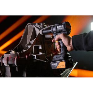 Produktbild für Combo-Kit DeWalt McLaren DCK2224MP2T-QW, 18 V Akku