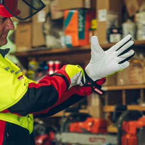 Produktbild für Kettensägenhandschuhe Oregon Protect Pro, rot-gelb
