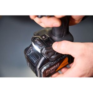Produktbild für Akku-Schlagbohrschrauber DeWalt McLaren DCD86MP1T-QW