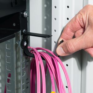 Produktbild für Kabelführungsbügel LogiLink OR0004, schwarz, 1 HE