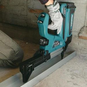Produktbild für Gasnagler Makita GN420CLSE für Beton