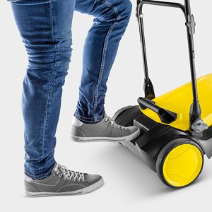 Produktbild für Kehrmaschine Kärcher S 4 Twin, manuell