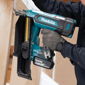 Produktbild für Elektronagler Makita DBN901ZK, inklusive Koffer