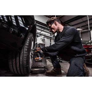 Produktbild für Akku-Schlagschrauber AEG Sub-Compact BSS18S12BL2-0