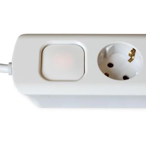Produktbild für Steckdosenleiste FeinTech mit 1,5m Kabel