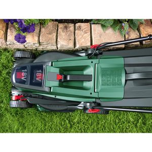 Produktbild für Rasenmäher Bosch UniversalRotak 2x18V-37-550, Akku