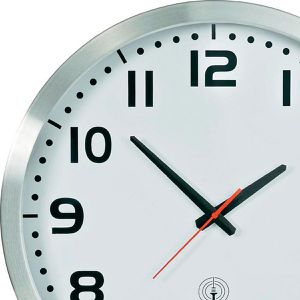 Produktbild für Wanduhr Eurotime 56863-07 XXL, Aluminium, analog, Funkuhr