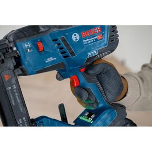Produktbild für Elektrotacker Bosch GTH 18V-38 M, inkl. Koffer