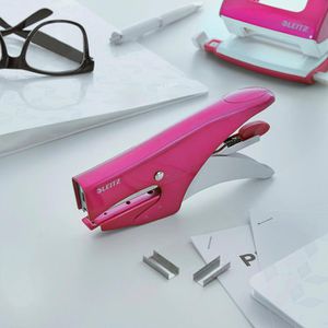 Produktbild für Heftzange Leitz 55311123, WOW, aus Metall, pink metallic