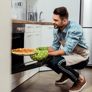 Produktbild für Pizzablech Relaxdays 10020495 antihaftbeschichtet rund Ø 32 cm