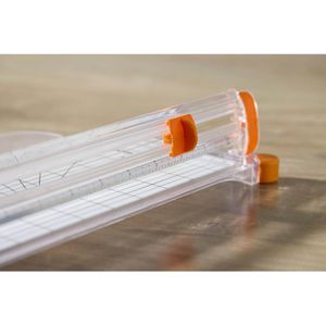 Produktbild für Rollenschneider Fiskars SureCut tragbar 9893, A4